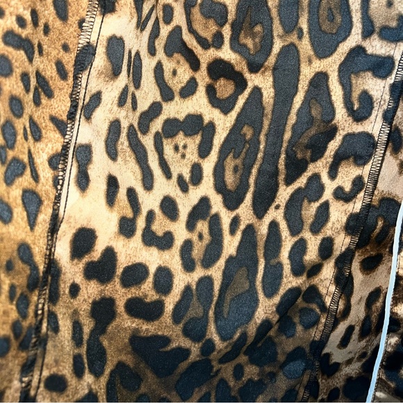 Pretty Little Thing Cheetah Print Button Down top size 0 - Picture 4 of 6